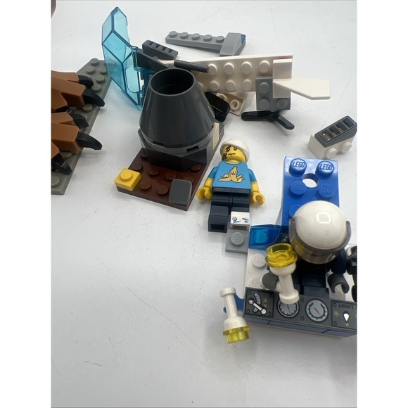 Lego T-Rex Dinosaur Figure Jurassic World No Tail Clumsy Guy Helicopter - Picture 2 of 3